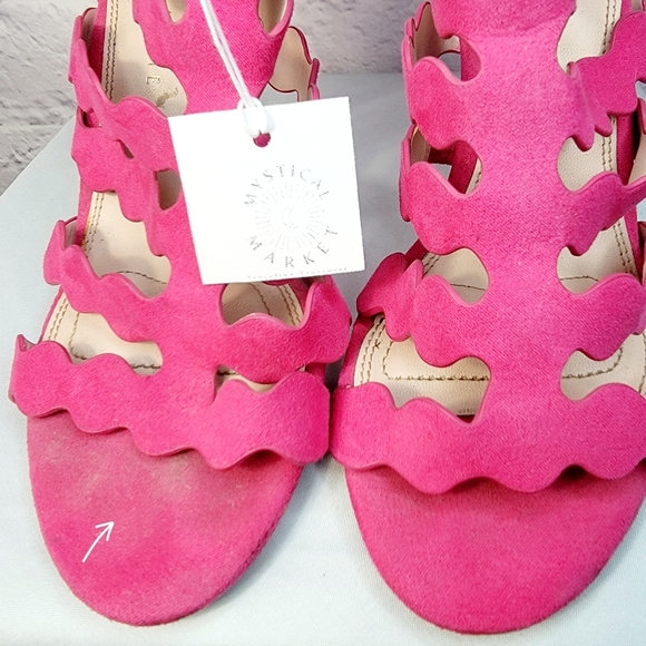 Kelly & Katie Zilama heels size 6 suede gold zippered heel great condition fun - Picture 6 of 6